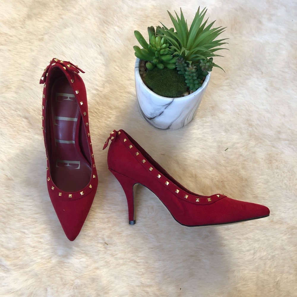 Elle red bow gold studded pointed toe pumps